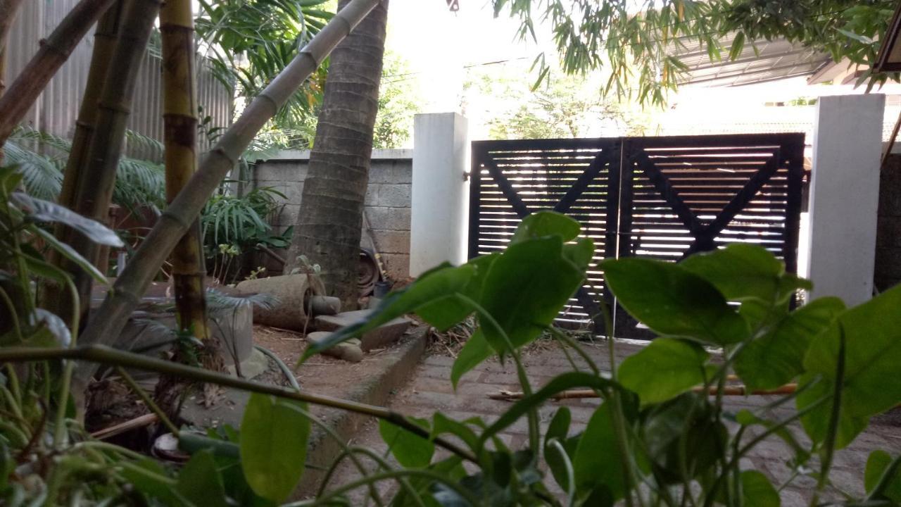 Adams Wood House Ayurveda Homestay Kochi Exterior photo